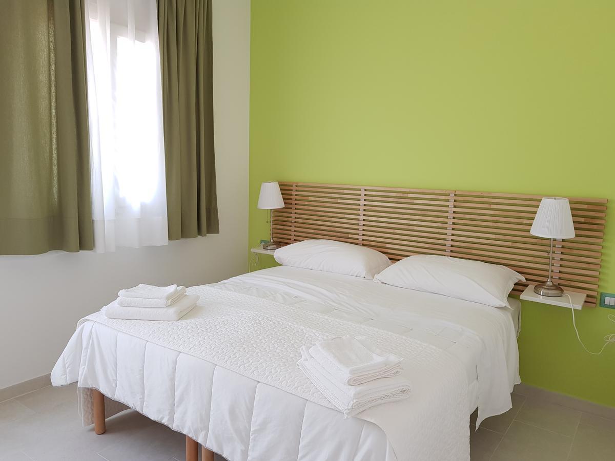 Camera Matrimoniale/Doppia con Letti Singoli con Vista Piscina